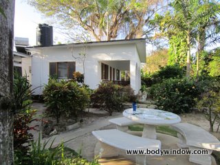 Outdoor dining at the Negril Yoga Center, Negril Jamaica