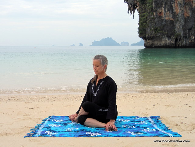 Shoelace Pose, Starting Position